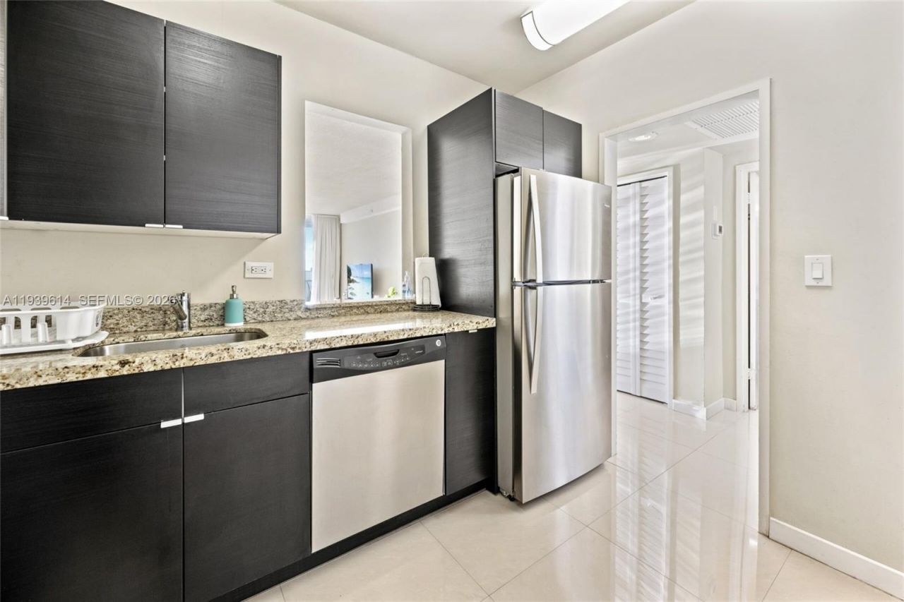 5601 Collins Ave, Unit 1618, Miami Beach, FL 33140 Photo