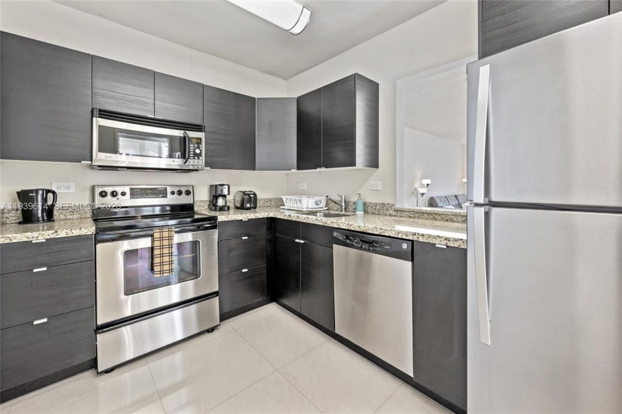 5601 Collins Ave, Unit 1618, Miami Beach, FL 33140 Photo