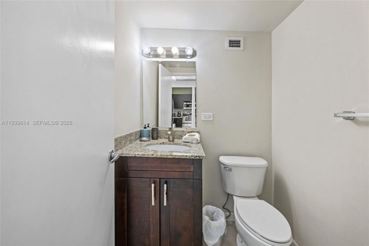 5601 Collins Ave, Unit 1618, Miami Beach, FL 33140 Photo