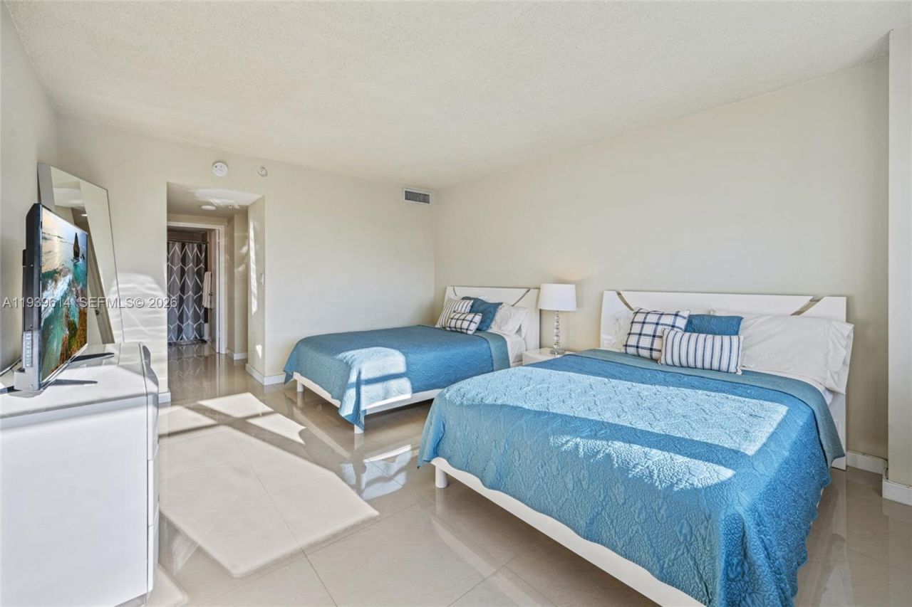 5601 Collins Ave, Unit 1618, Miami Beach, FL 33140 Photo