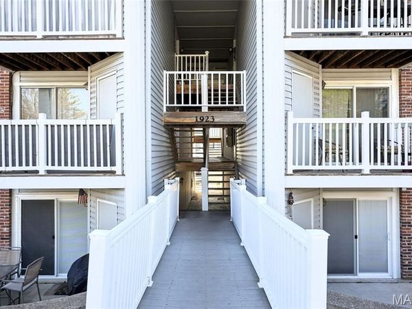 1923 Marine Terrace Drive, Unit K, St Louis, MO 63146