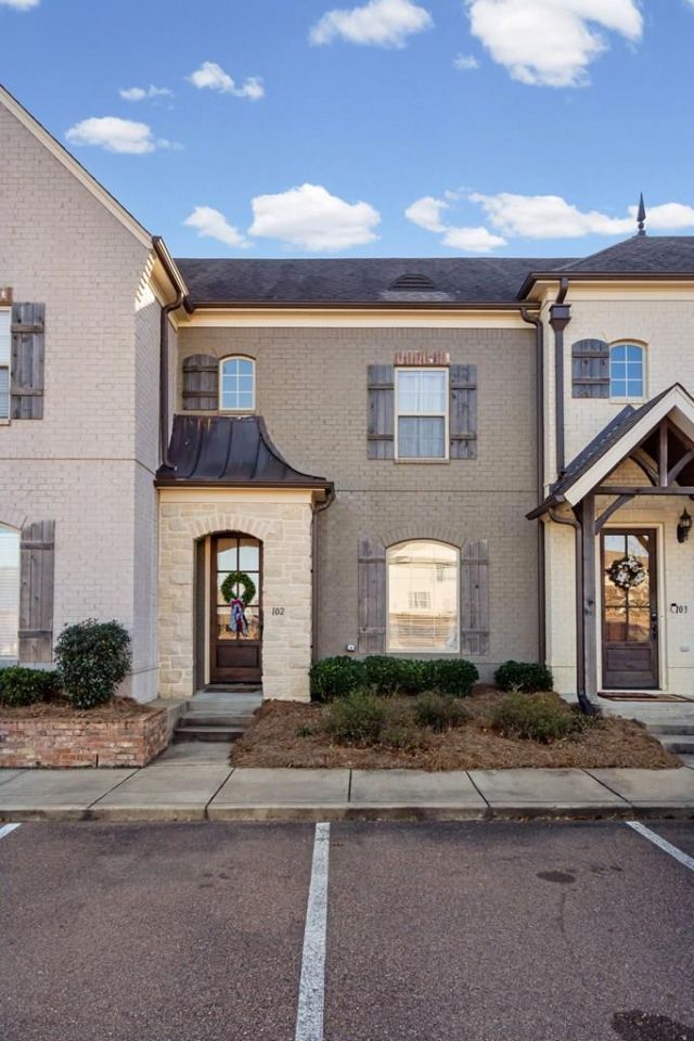 103 Farmview Drive #102, Oxford, MS 38655 Main Photo