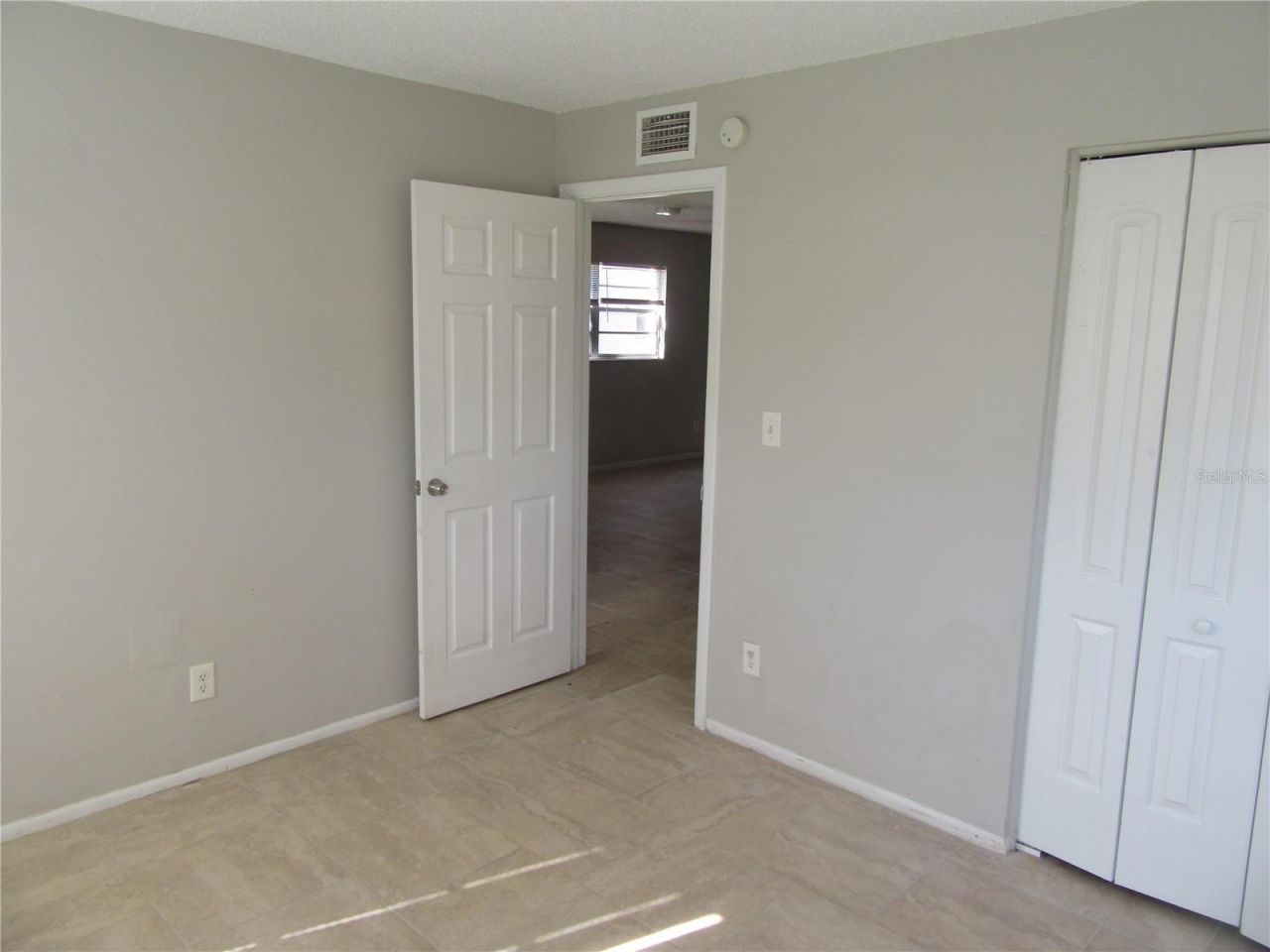 463 76th Avenue N, Unit 1, Saint Petersburg, FL 33702 Photo