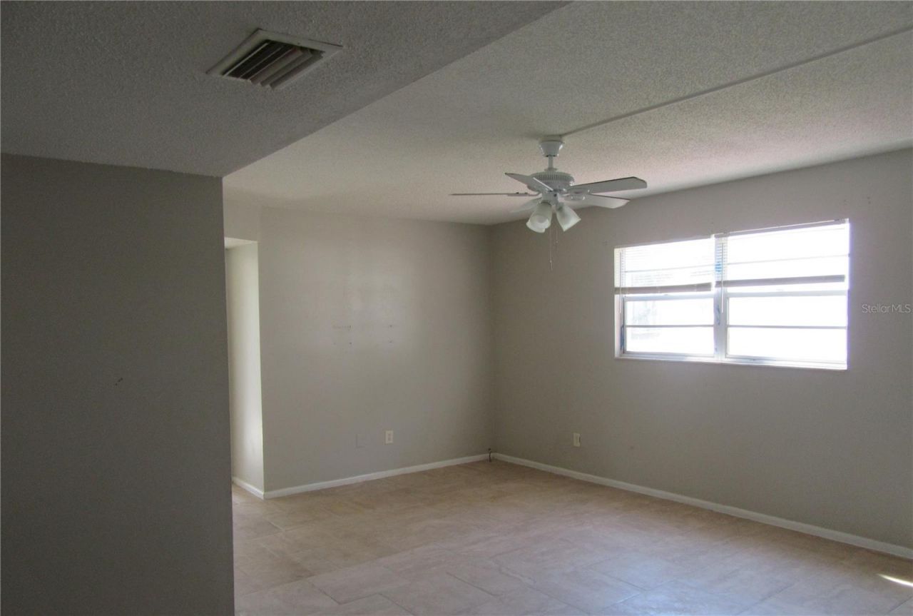 463 76th Avenue N, Unit 1, Saint Petersburg, FL 33702 Photo