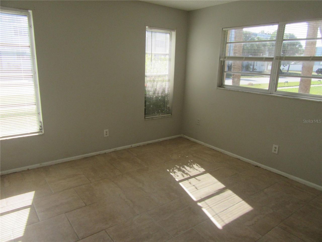 463 76th Avenue N, Unit 1, Saint Petersburg, FL 33702 Photo