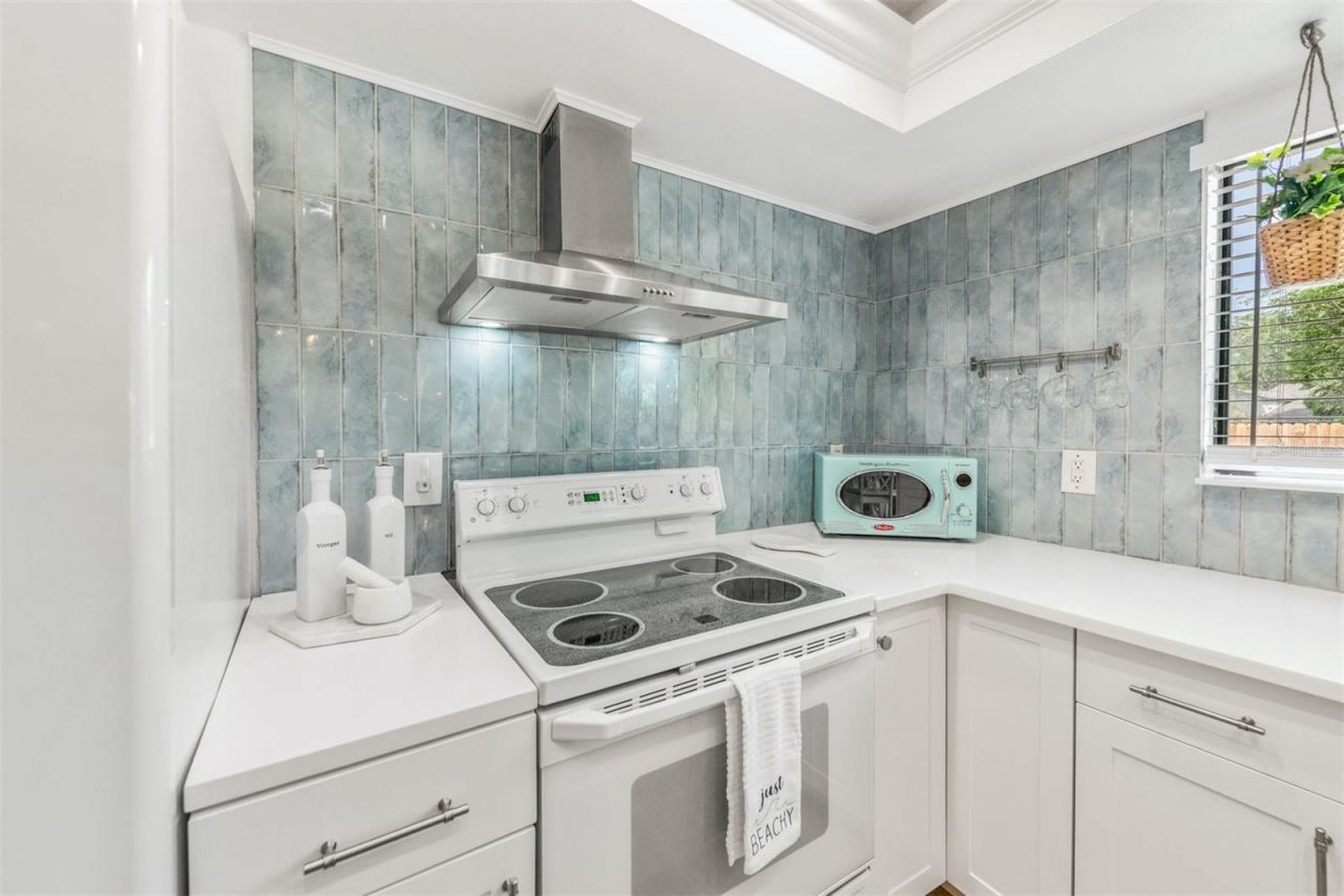 2911 Woodpine Court, Sarasota, FL 34231 Photo