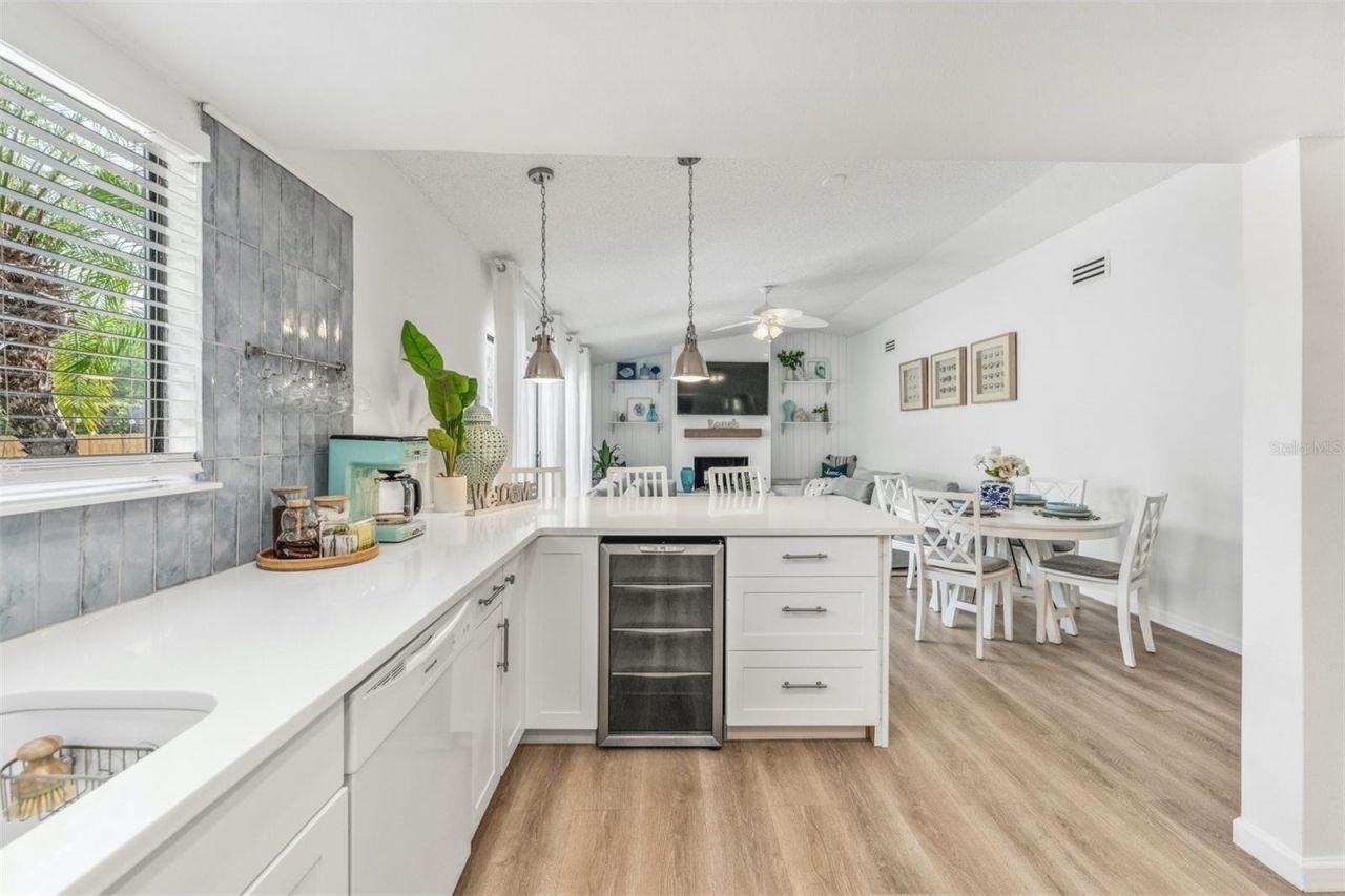 2911 Woodpine Court, Sarasota, FL 34231 Photo