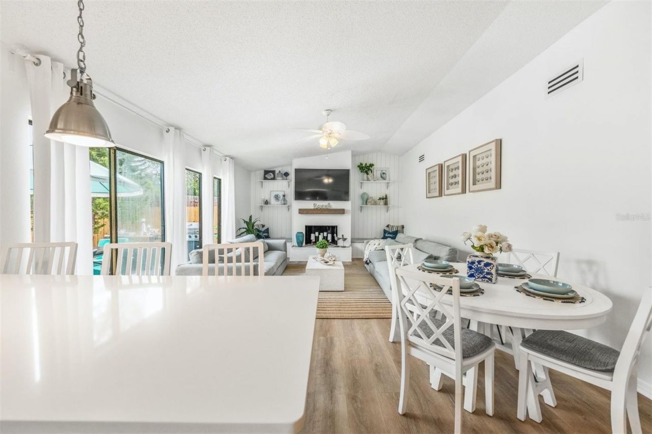 2911 Woodpine Court, Sarasota, FL 34231 Photo