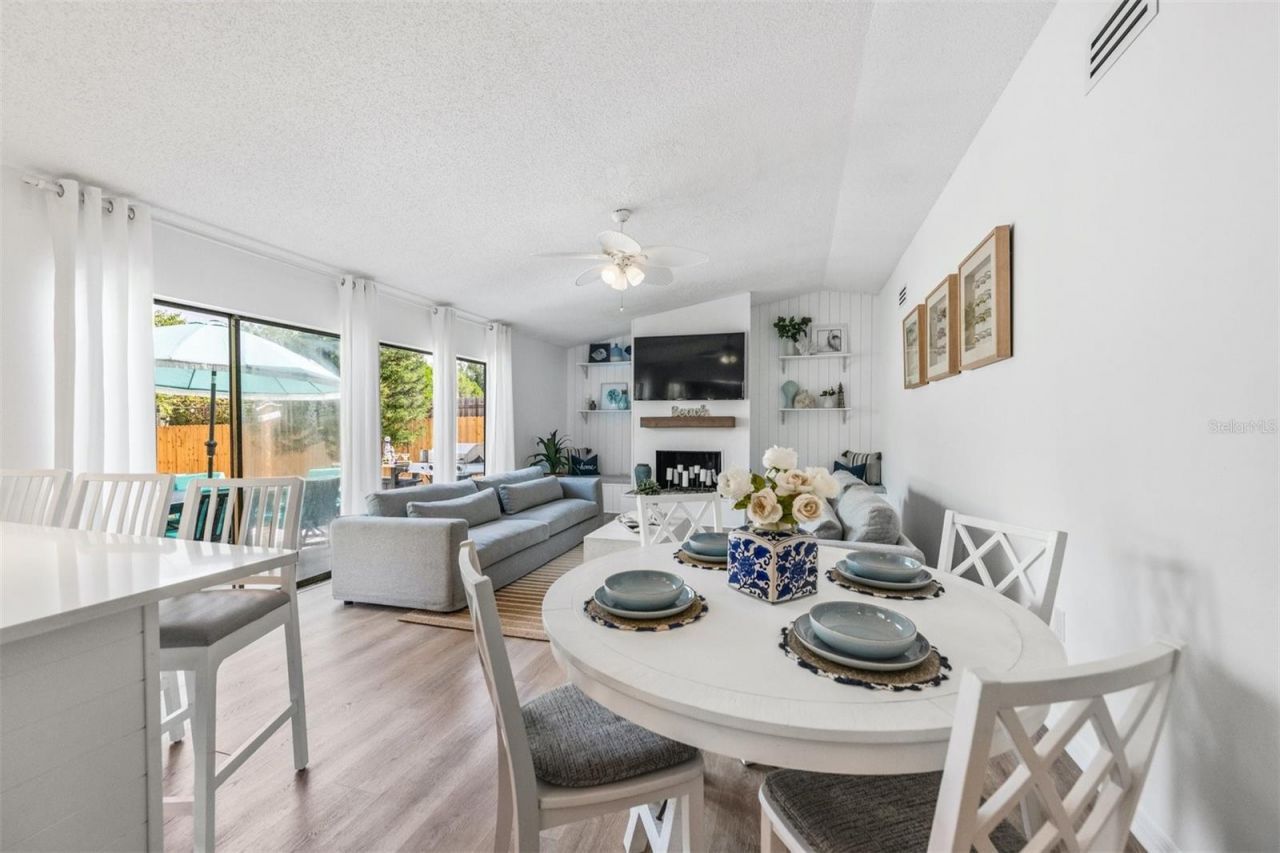 2911 Woodpine Court, Sarasota, FL 34231 Photo