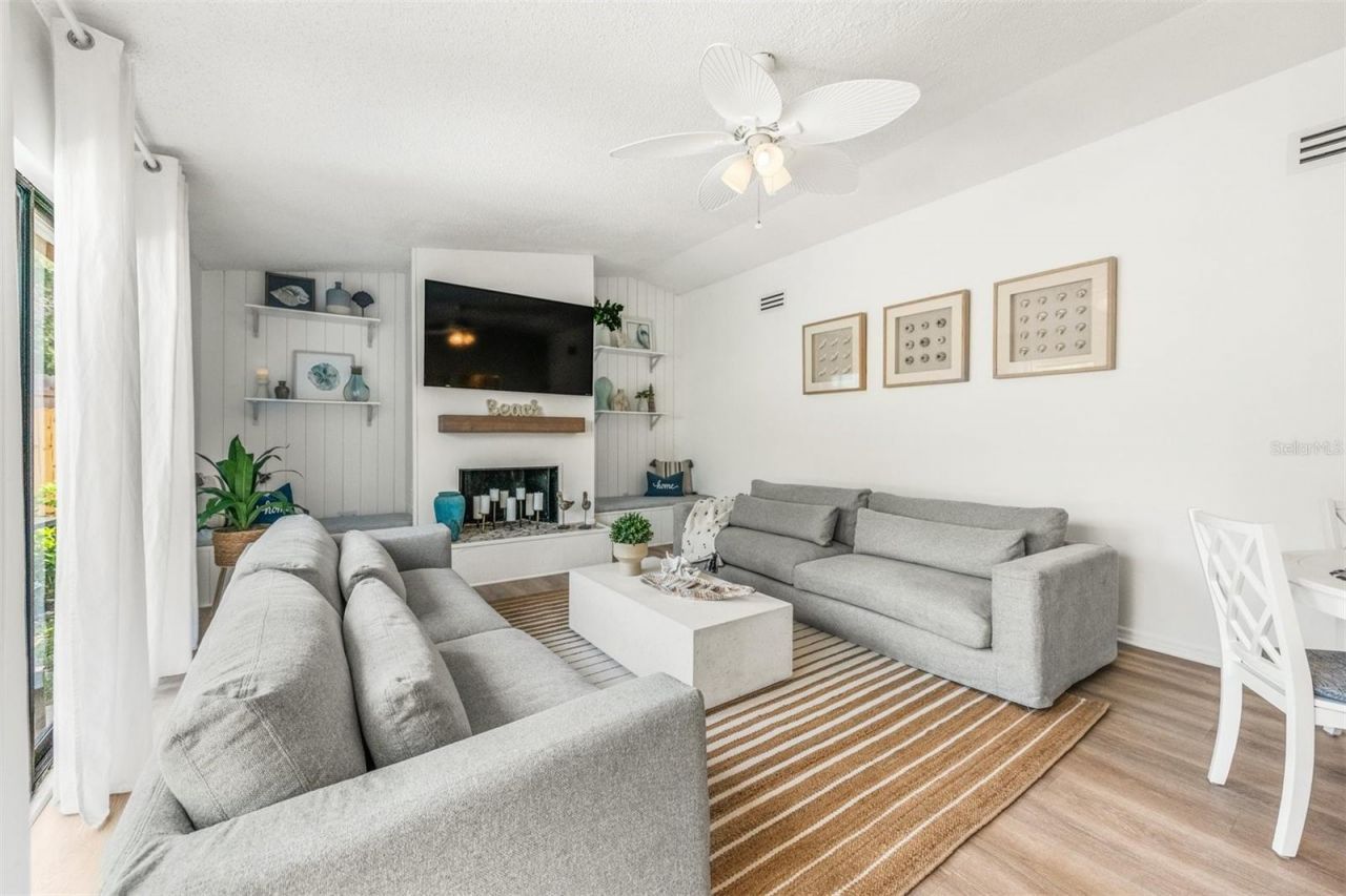 2911 Woodpine Court, Sarasota, FL 34231 Photo