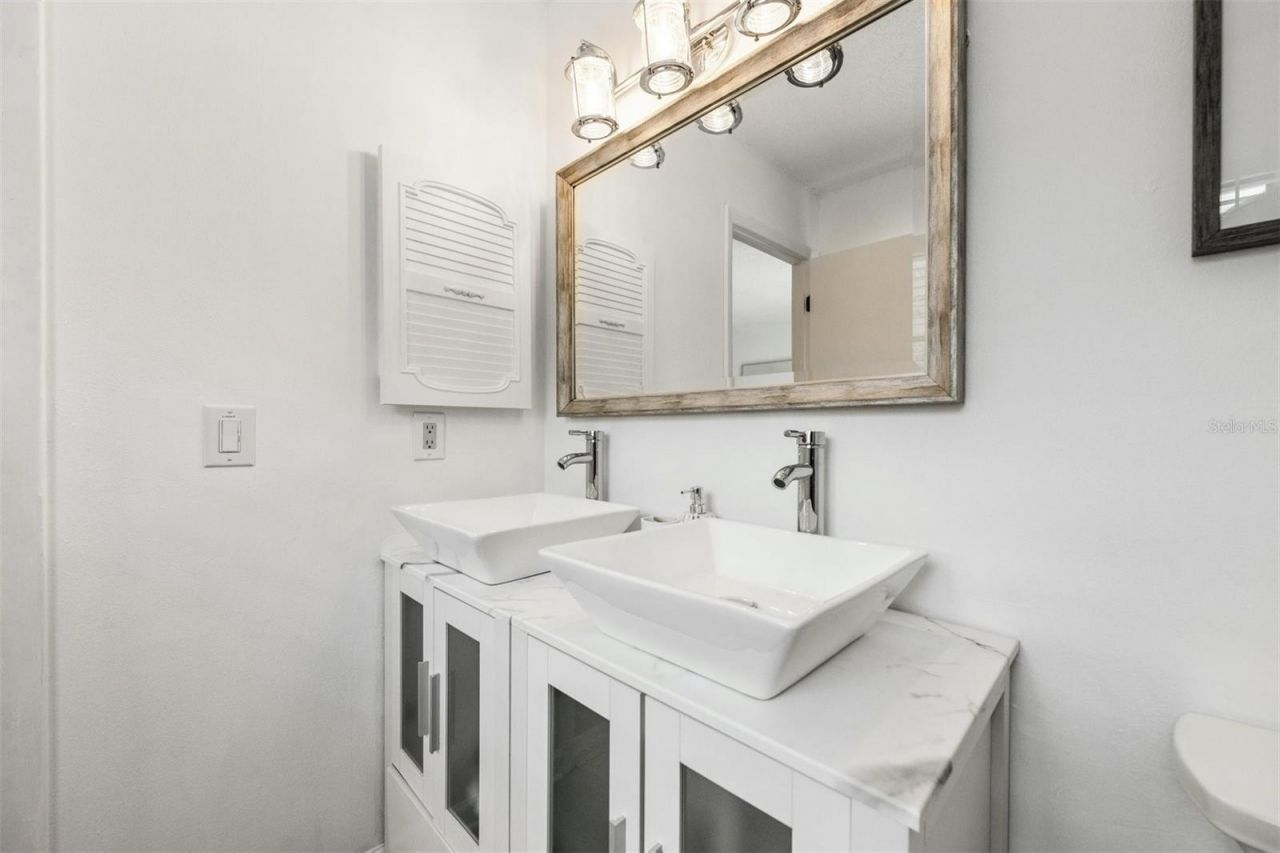 2911 Woodpine Court, Sarasota, FL 34231 Photo