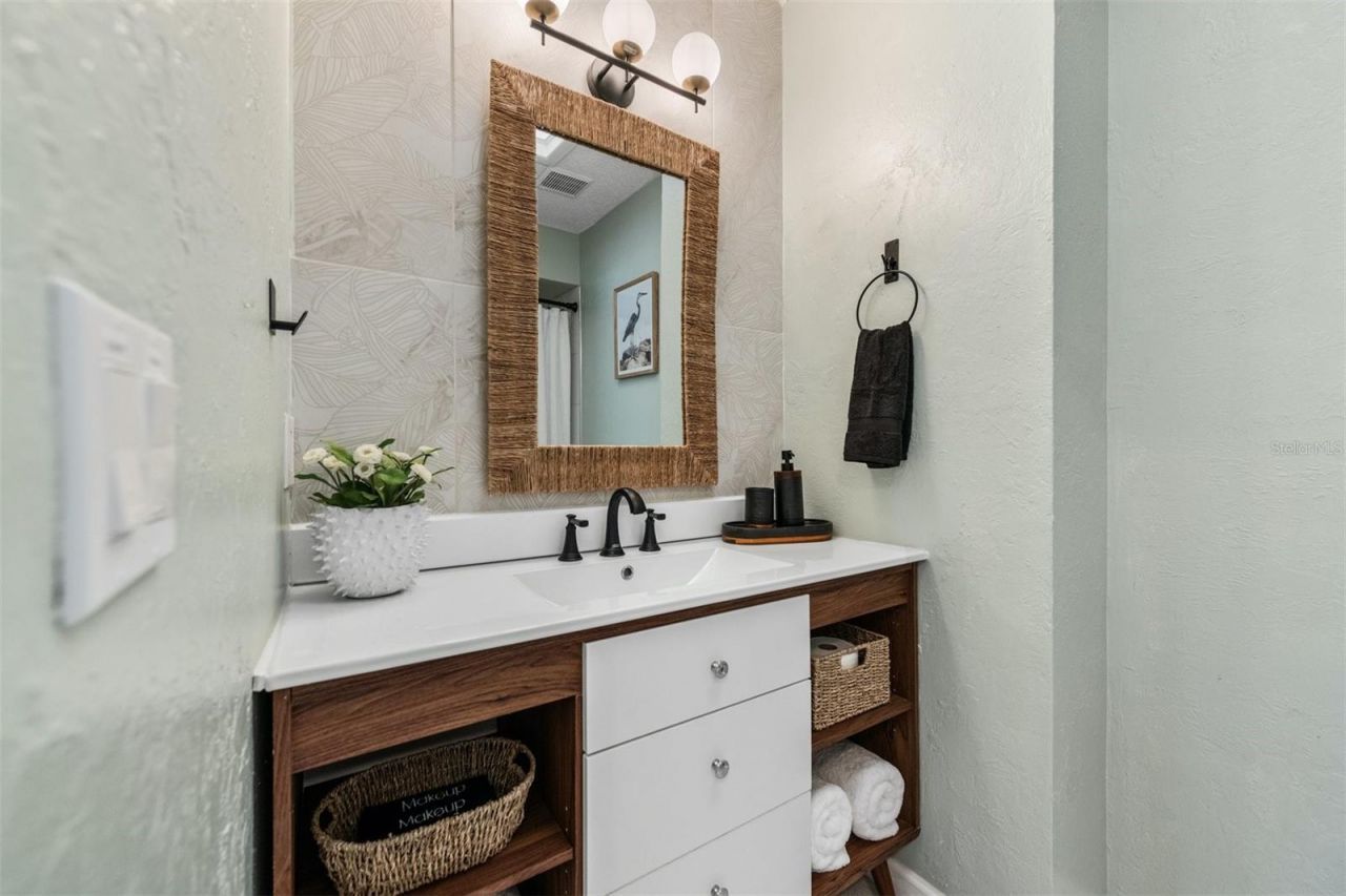 2911 Woodpine Court, Sarasota, FL 34231 Photo