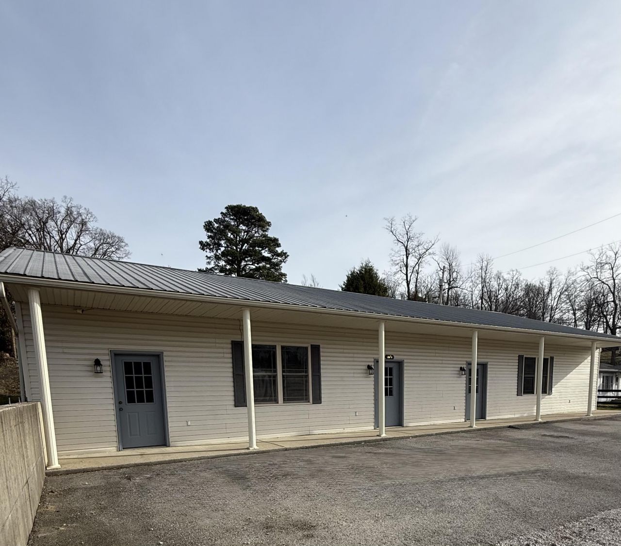 14674 US-421 N Highway, McKee, KY 40447