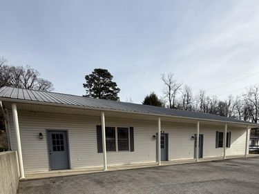 14674 US-421 N Highway, McKee, KY 40447