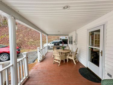 10810  406 Highway, Roark, KY 40979