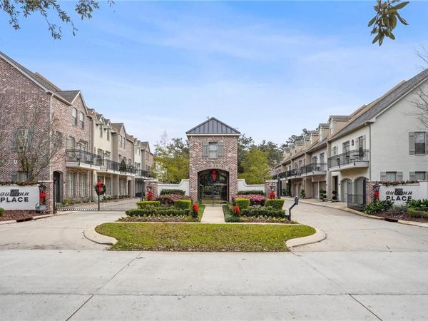827 AUTUMN Place, Unit 203, Mandeville, LA 70471