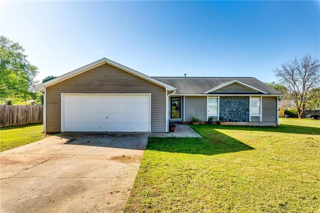 2582 Rosecommons Drive, Hampton, GA 30228 Main Photo