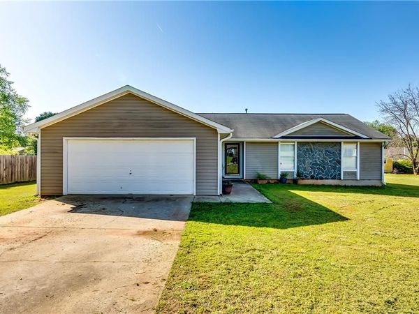 2582 Rosecommons Drive, Hampton, GA 30228