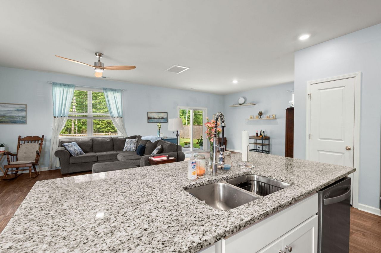 141 Lagoona Drive Photo 10