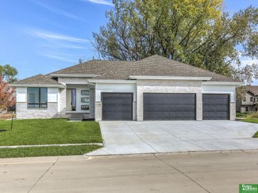 11011 S 98th Street, Papillion, NE 68046