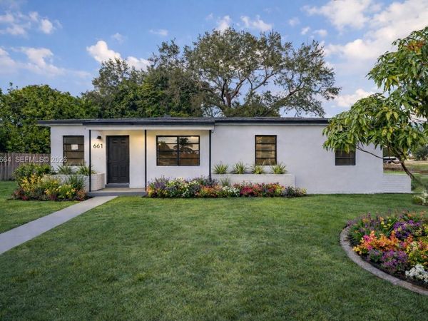 661 NW 191st St, Miami Gardens, FL 33169