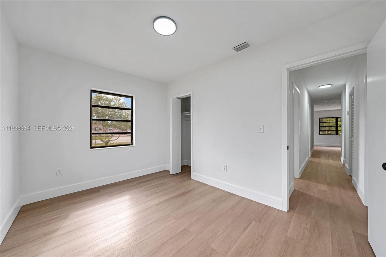 661 NW 191st St, Miami Gardens, FL 33169 Photo