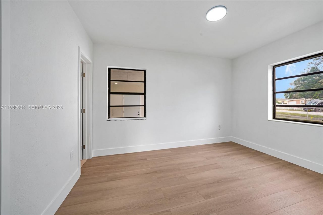 661 NW 191st St, Miami Gardens, FL 33169 Photo