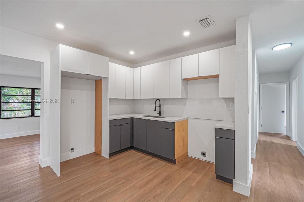 661 NW 191st St, Miami Gardens, FL 33169 Photo