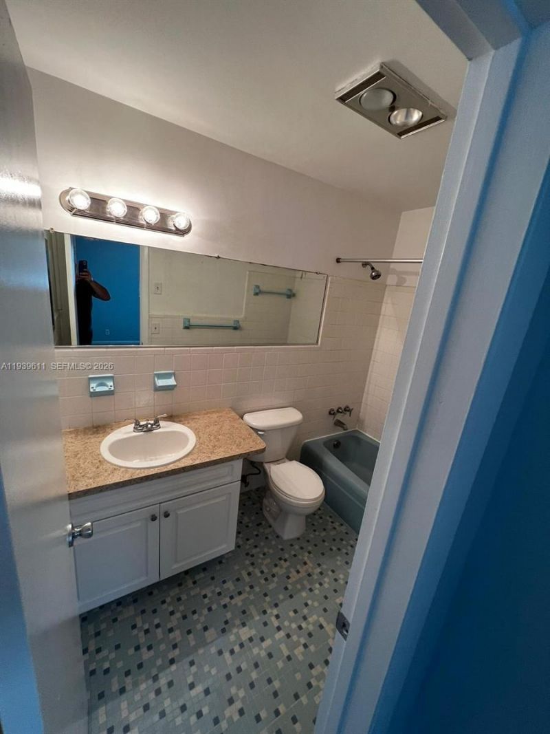 2701 NE 1st St , Unit 203, Pompano Beach, FL 33062 Photo