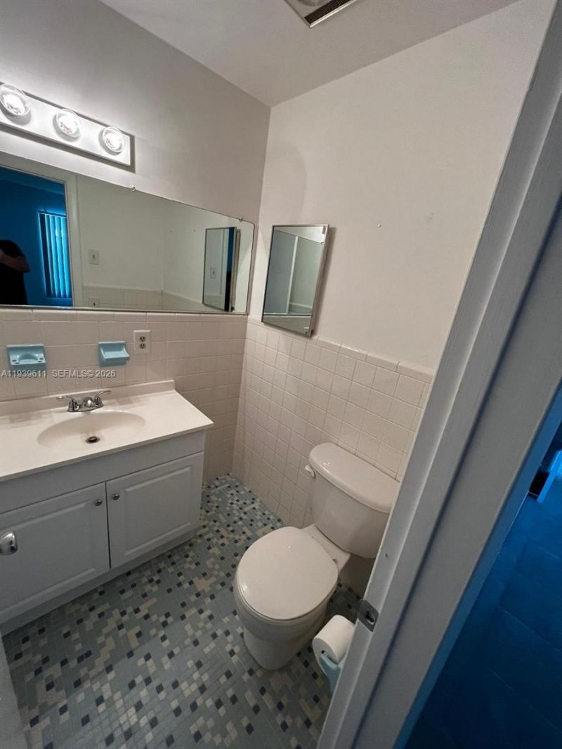 2701 NE 1st St , Unit 203, Pompano Beach, FL 33062 Photo