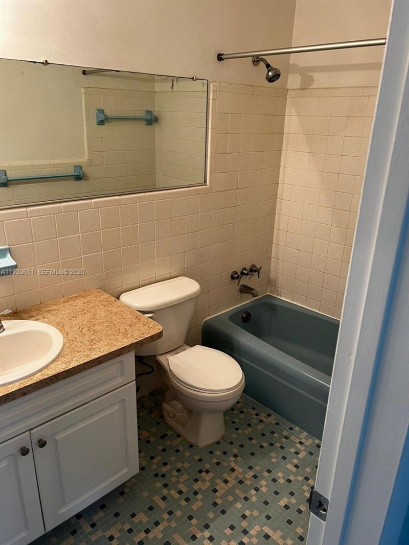 2701 NE 1st St , Unit 203, Pompano Beach, FL 33062 Photo