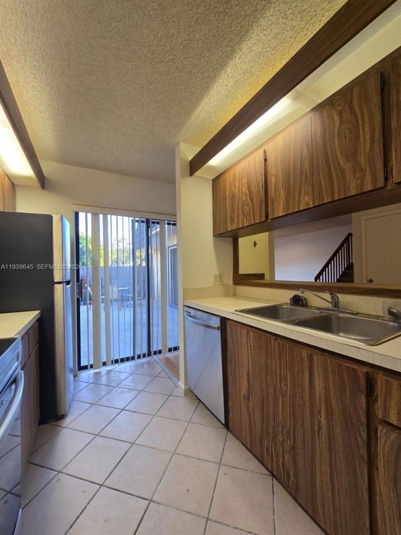 629 6th Way, West Palm Beach, FL 33407 Photo