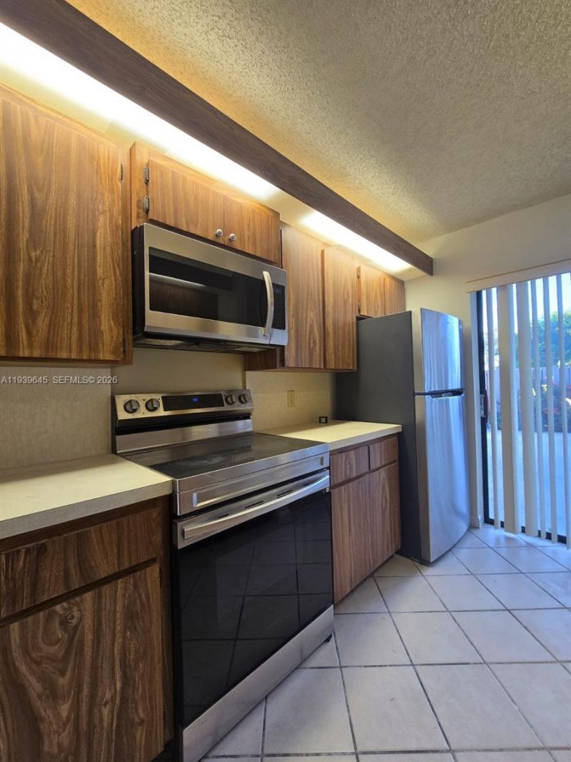 629 6th Way, West Palm Beach, FL 33407 Photo