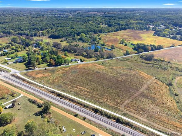 890 Pierce Road, Sylvan Twp, MI 48118