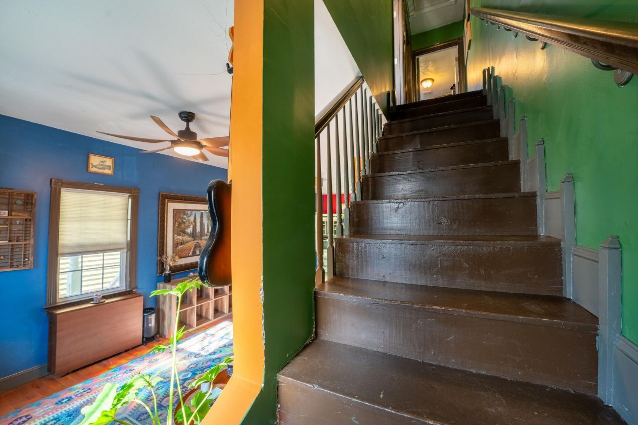 36 1/2 South Street Photo 10