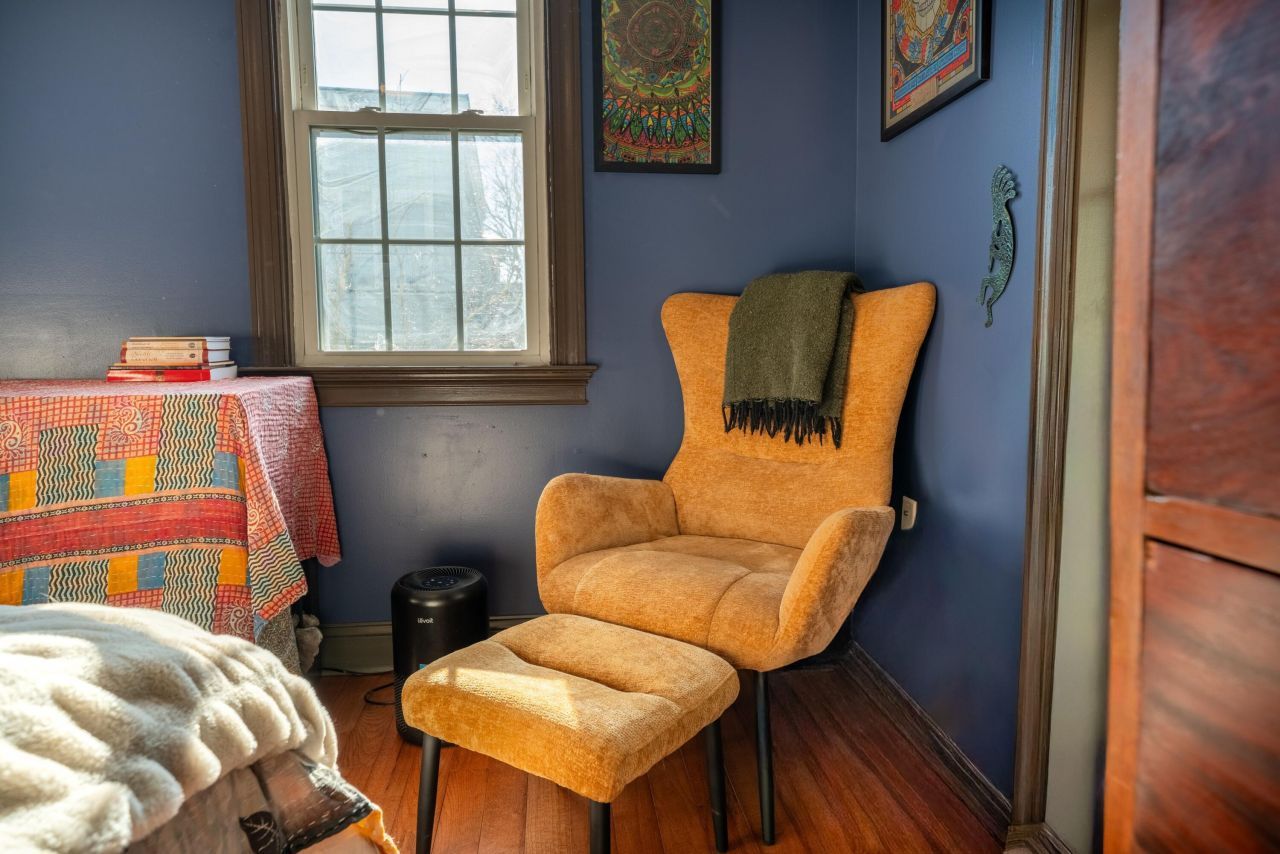 36 1/2 South Street Photo 13