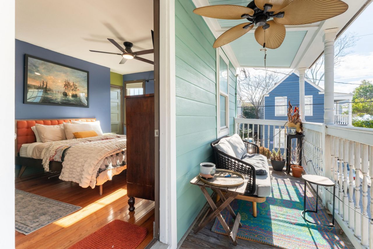 36 1/2 South Street Photo 19