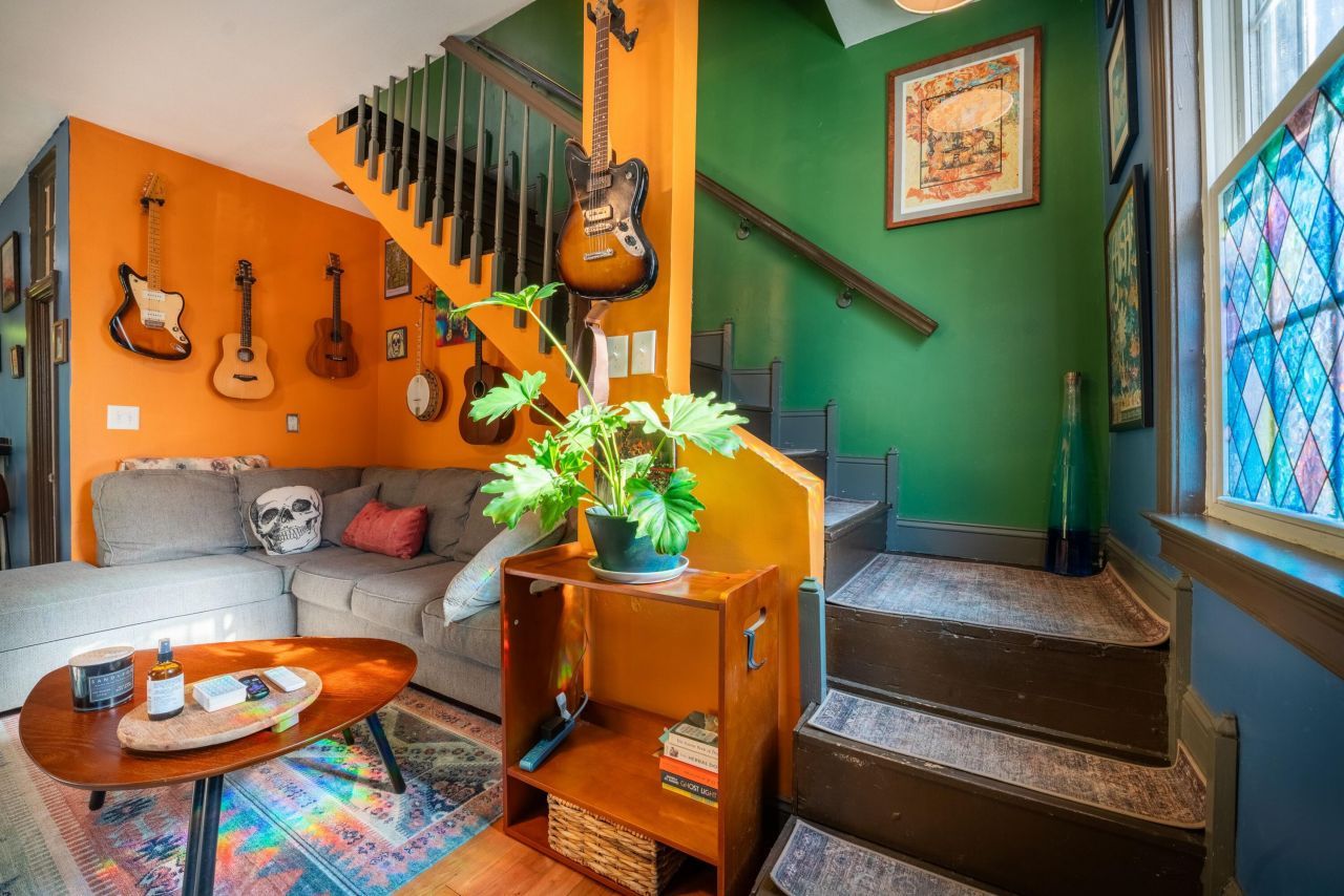 36 1/2 South Street Photo 9