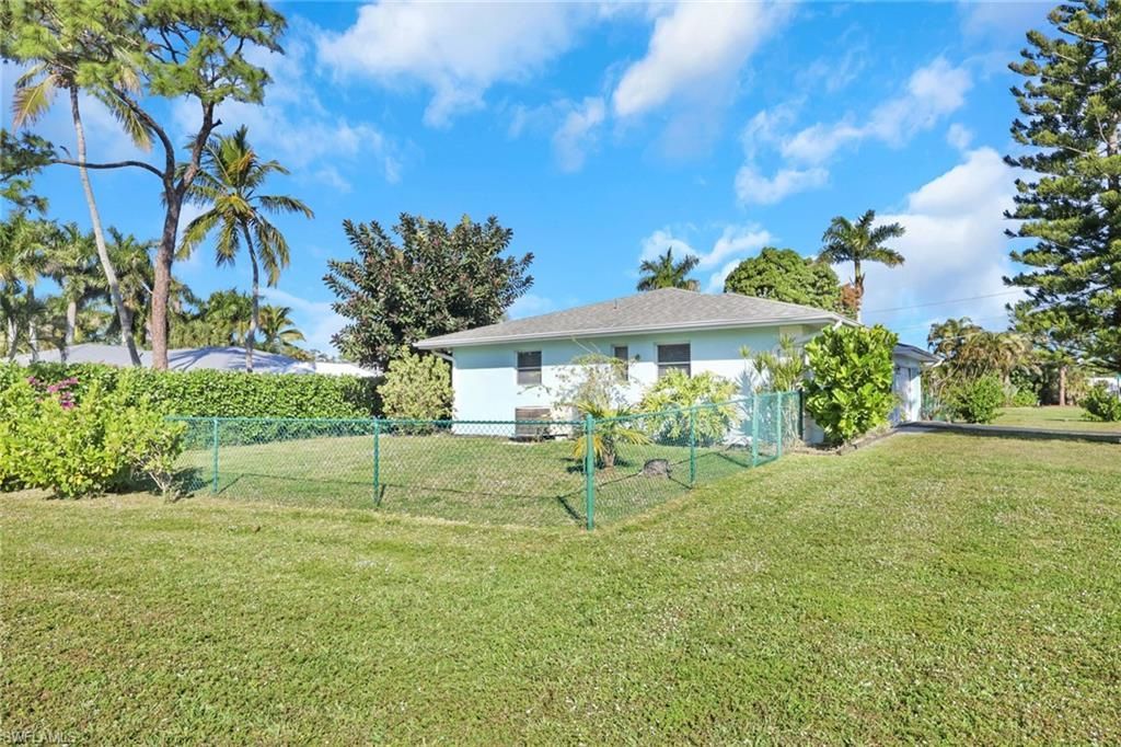 105 Valley Dr , Bonita Springs, FL 34134 Photo