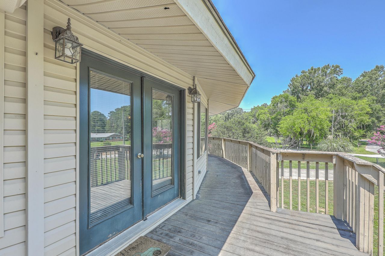 395 Summerset Lane Photo 12