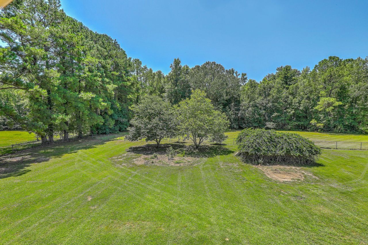 395 Summerset Lane Photo 14