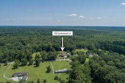 395 Summerset Lane photo 4