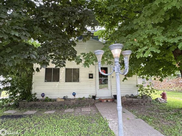 715 N 11Th Street, Centerville, IA 52544