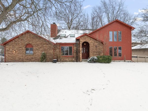 602 Brunswick Court, Valparaiso, IN 46383