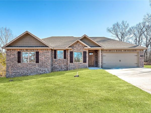3 Whithorn Circle, Bella Vista, AR 72715