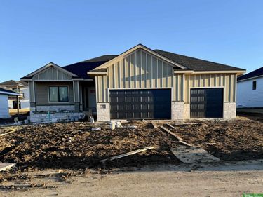 12379 Lake Vista Drive, Papillion, NE 68046