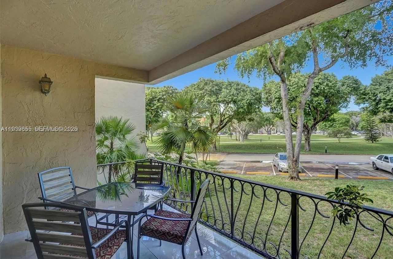 6060 S Falls Cir Dr, Unit 205, Lauderhill, FL 33319 Photo