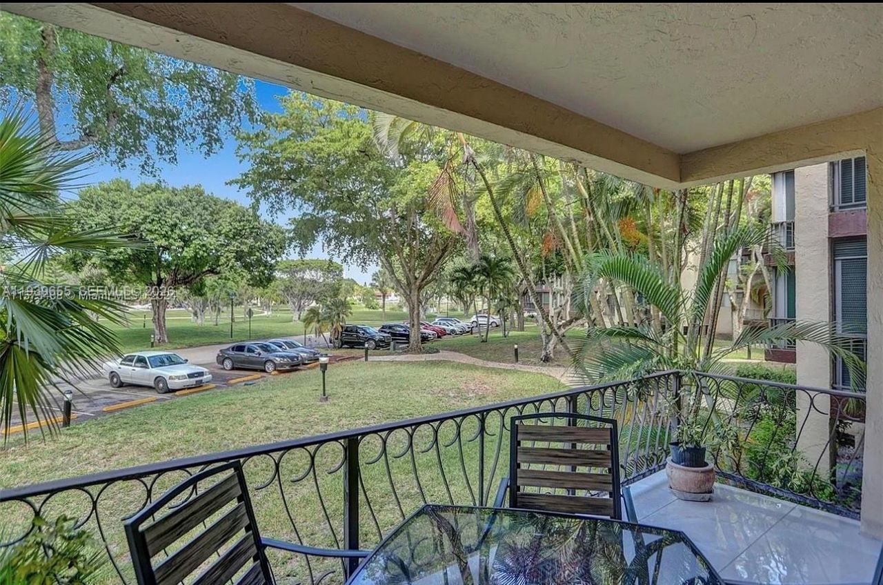 6060 S Falls Cir Dr, Unit 205, Lauderhill, FL 33319 Photo