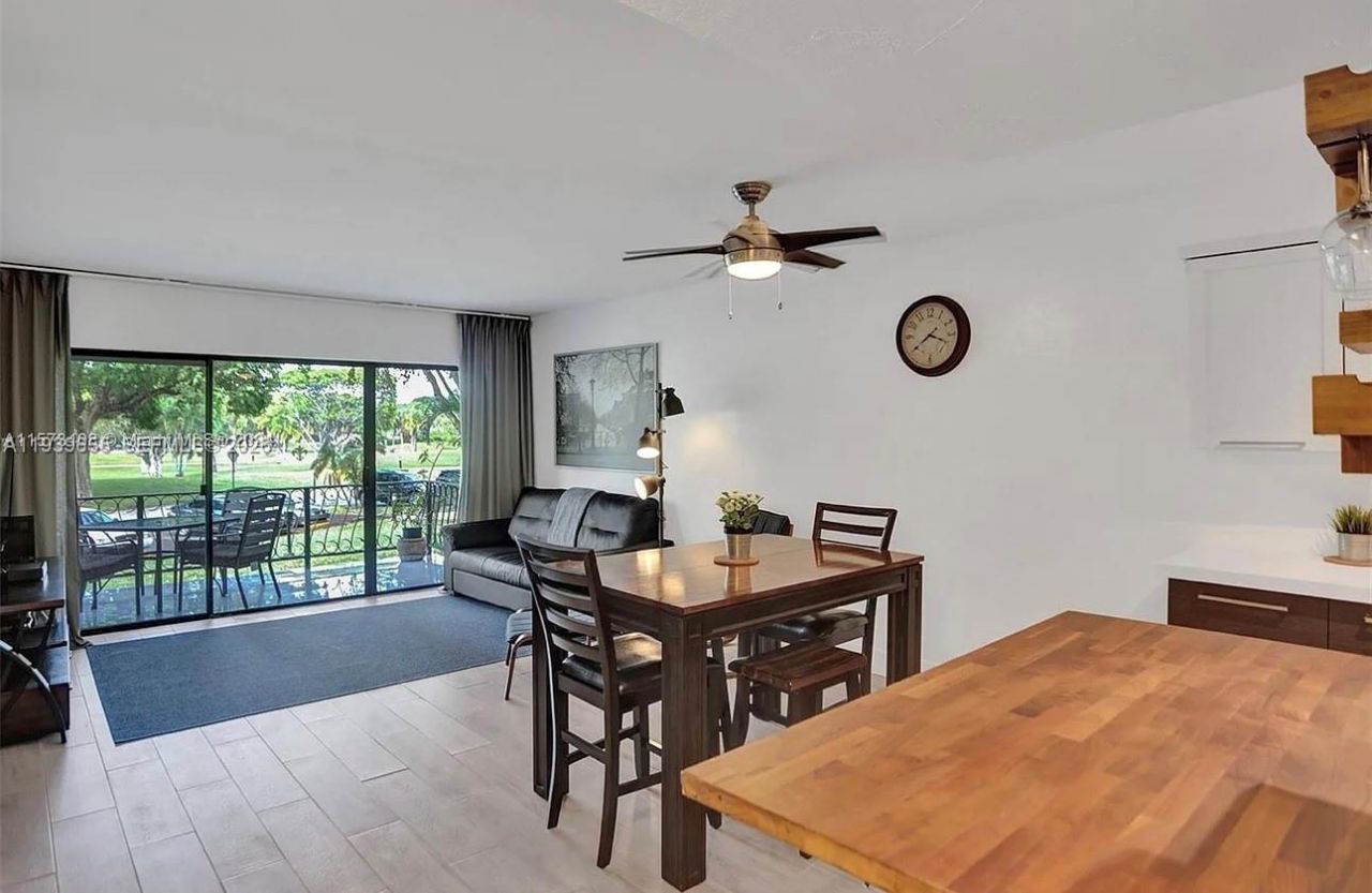 6060 S Falls Cir Dr, Unit 205, Lauderhill, FL 33319 Photo