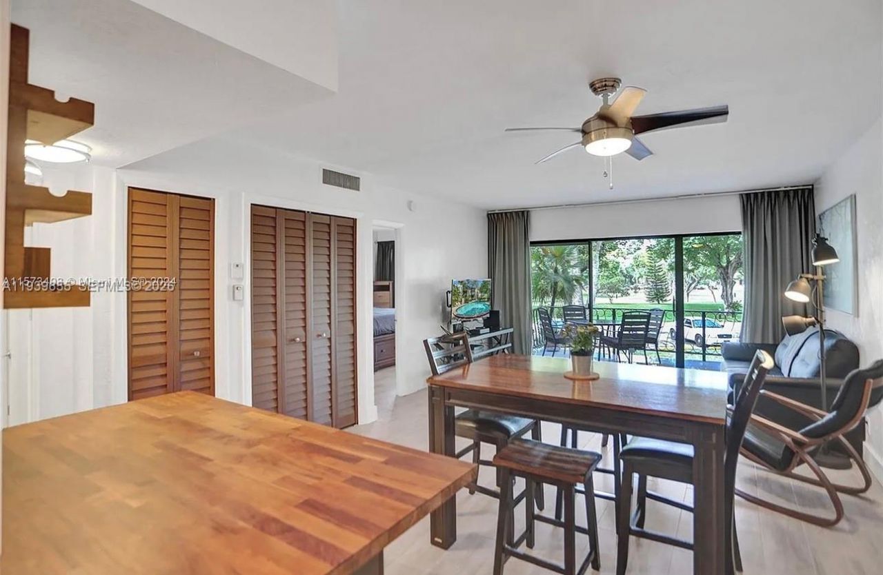 6060 S Falls Cir Dr, Unit 205, Lauderhill, FL 33319 Photo